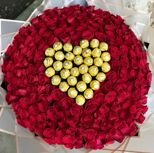 Hand-Tied Bouquet: A Testament to Skill